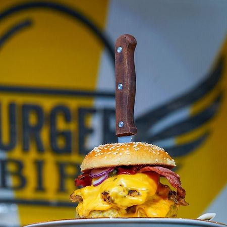 The Greenwich Rooms - Burger&Bird Bar&Restaurant Peacehaven Exterior foto