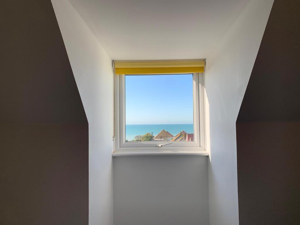 The Greenwich Rooms - Burger&Bird Bar&Restaurant Peacehaven Exterior foto