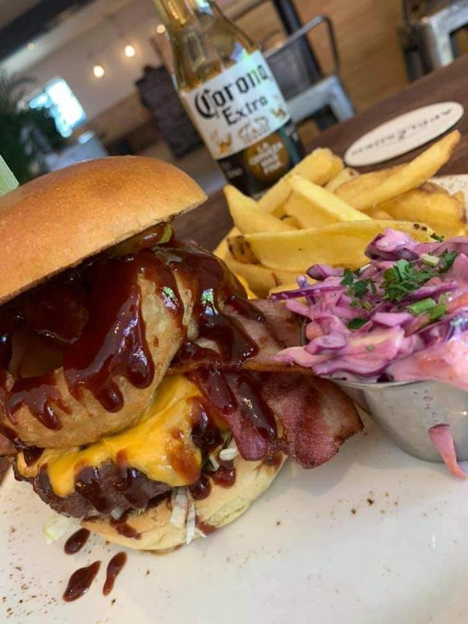 The Greenwich Rooms - Burger&Bird Bar&Restaurant Peacehaven Exterior foto